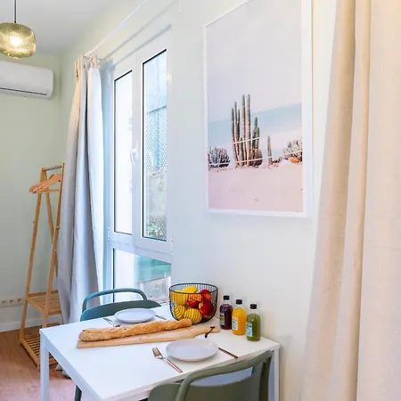 Apartment Cozy Flat With Terrace